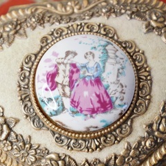ヴィンテージ 美しい装飾のジュエリーボックスの画像
