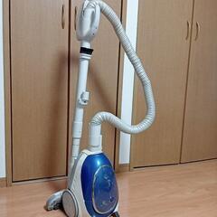 しっかり吸い込むコード付き掃除機