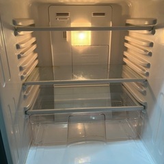 【受け取り先決まりました】1000円　冷蔵庫の画像