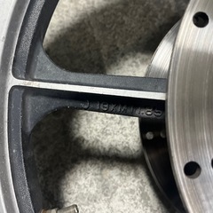 z1000j①フロントホイールの画像