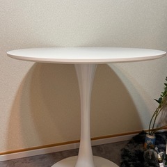 本日！美品　70cmの丸テーブル　白の画像