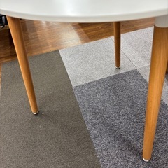 丸テーブルカフェテーブル白直径80cmの画像