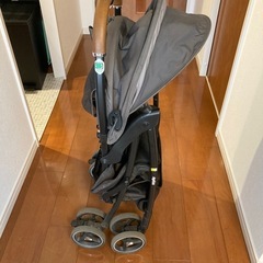 アップリカ　B型ベビーカー　純正レインカバー付きの画像