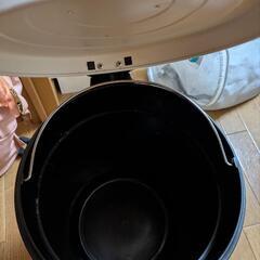 おしゃれなゴミ箱　まだまだ使えますの画像