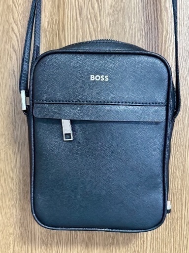 BOSS ショルダーバッグ レポーター シグネチャーストライプ＆ロゴディテール