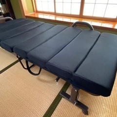 折りたたみ式シングルベッド