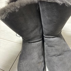 ブーツUGGの画像