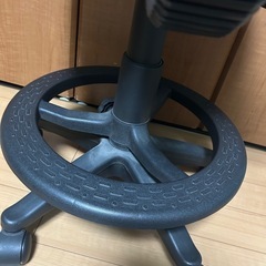 キャスター付き学習椅子の画像