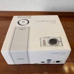 オリンパス　PEN E-PL8 ミラーレス