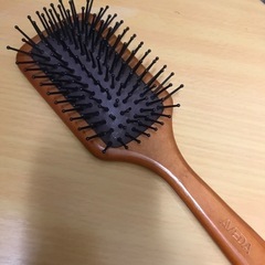 AVEDA木製ヘアブラシ中古品 