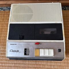 カセットテープレコーダー　（ジャンク品）
