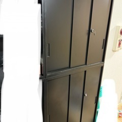 オフィス家具　キャビネット　上下引き戸付き
