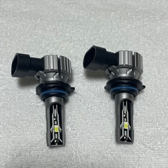 フォグランプ ヘッドライト E2 LEDバルブ LEDバルブ 9006 車の画像