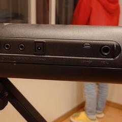 61鍵の電子キーボード、Casiotone CT-S200、おまけにスタンダード付きの画像