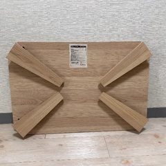 折りたたみ机の画像