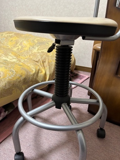 昇降回転椅子