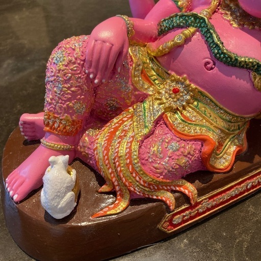 新品未使用】ピンクのガネーシャ タイ 置物 ＆スティッカー 新品未使用