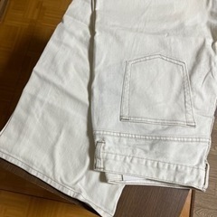 ホワイトデニムの画像