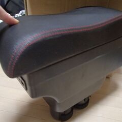 ジムニー アームレスト　JB23、JB64、JB74