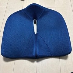 ※3/30までの引渡し 【美品】　コジット 腰痛対策クッション 姿勢 腰痛 の画像