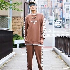 ネスタブランド　トレーナーの画像