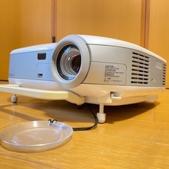 【美品】NECプロジェクター　VT670