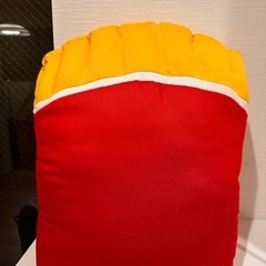 マック　ポテト　クッション
の画像