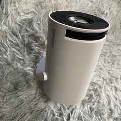 Amazonで17000円で購入したプロジェクターです
