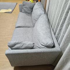 三人掛けファブリック素材　ソファーの画像