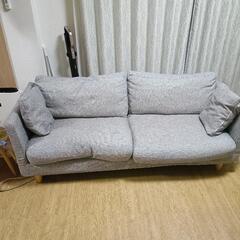 三人掛けファブリック素材　ソファーの画像