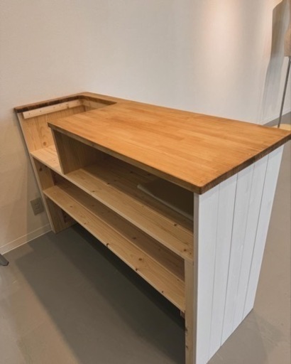 【決まりました！】4ヶ月のみ使用 レジ台 作業台 アパレル什器