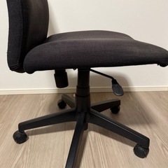 デスクチェア ファブリックチェアブラックの画像