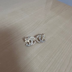 ピアス