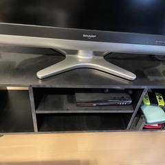 ローテーブル、ダイニングテーブル、テレビ台、本棚をお譲りします！の画像