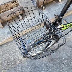 『ＳＡＬＥ　３０％』　美品　折りたたみ自転車　２０インチ　6変速　カゴ　付き　黒　配達可能の画像