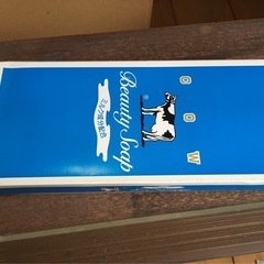 取引中　　　牛乳石鹸　青箱　6個入り　未開封　石けんの画像