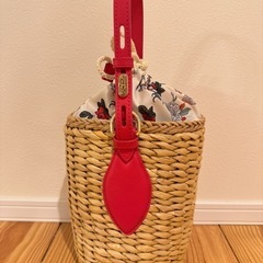 FURLAの花柄かごバッグの画像