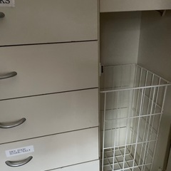 収納棚、脱衣所用オーガナイズ棚、コンセント挿入1箇所、ランドリーバスケット内蔵の画像