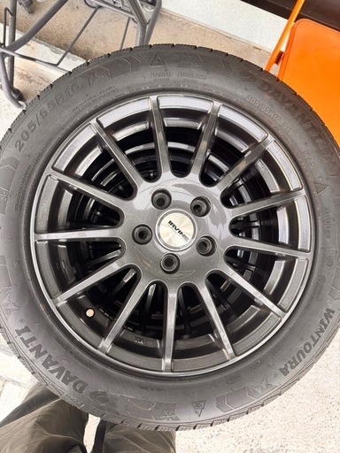 205/55R16 スタッドレスタイヤ