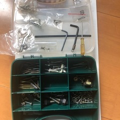 ビス、ドライバーセット　工具箱　六角レンチ　スパナ　木ねじの画像