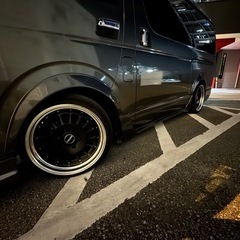 ハイエースEssex6穴ホイール19インチの画像