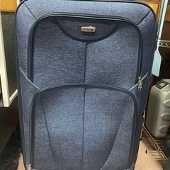 キャリーケース　ブルー