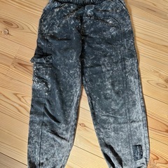ZARA 134センチ　男の子ボトムス4点セットの画像