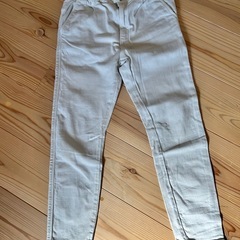 ZARA 134センチ　男の子ボトムス4点セットの画像