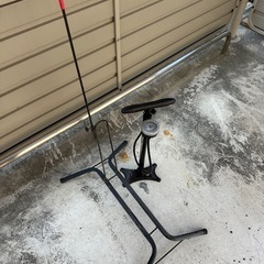 自転車スタンド、空気入れ、タイヤ、鍵