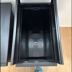ニトリ両開きゴミ箱45L 高さ56×横幅26×奥行48 ブラックの画像