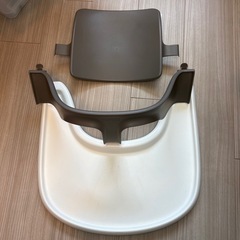 STOKKE ストッケ　ベビーガード&テーブルセット　赤　グレー