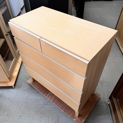 【美品‼️】高級♪ 大川家具 78cm幅4段チェスト タンス 箪笥 脚付き 衣類収納家具 木製ライトブラウン♪の画像