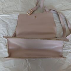 色 ピンクからパープル系　肩掛け　バッグ　中古の画像