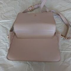 色 ピンクからパープル系　肩掛け　バッグ　中古の画像